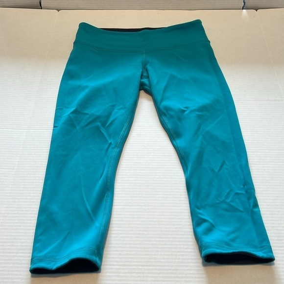Reversible Lululemon 28 lenght leggings - Picture 6 of 8